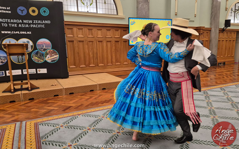 Baile de Saphikuna Perú en el lanzamiento de la Aotearoa Spanish Language Week en Wellington, Nueva Zelanda.